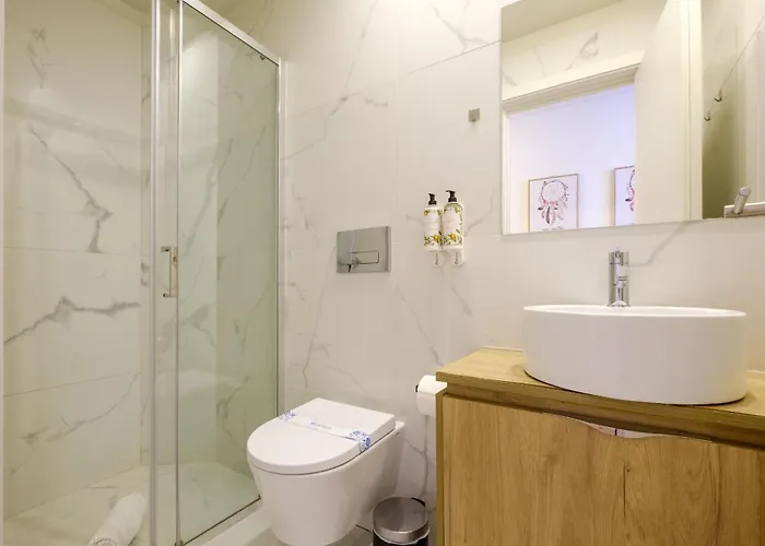 Magnolia 1 Luxury With Ac Metro Downtown Porto